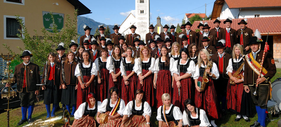 eine volkskulturelle Blasmusikgruppe